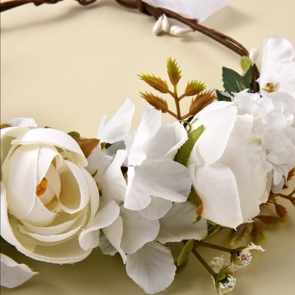 girls flower wreath hair accessory - 1 PC - Picture 3 of 3